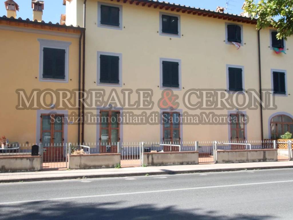 casa indipendente in vendita a Castelfiorentino in zona Petrazzi