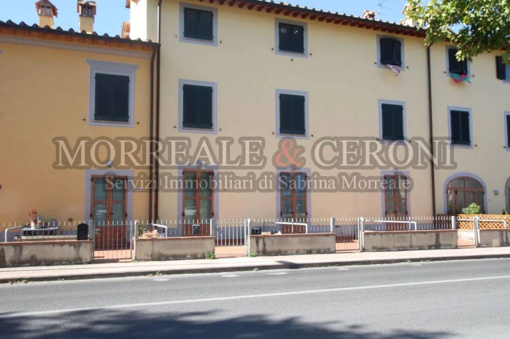 casa indipendente in vendita a Castelfiorentino in zona Petrazzi