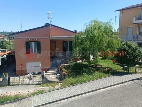 casa indipendente in vendita a Castelfiorentino