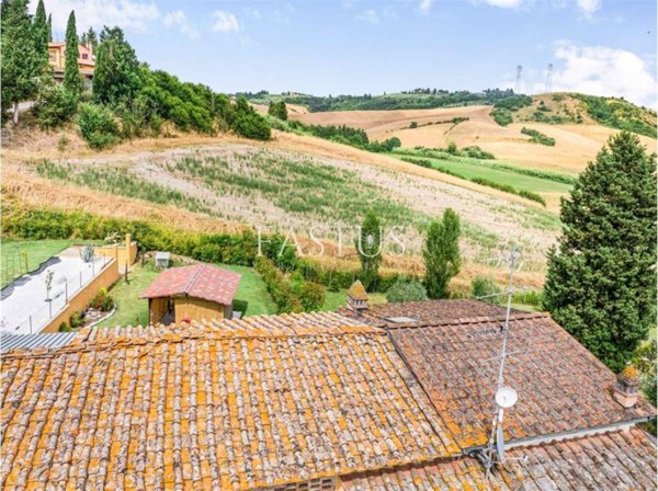 casa indipendente in vendita a Castelfiorentino in zona Petrazzi