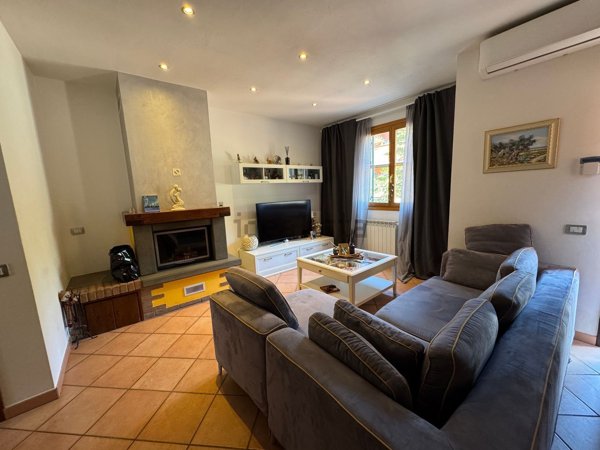 casa indipendente in vendita a Castelfiorentino