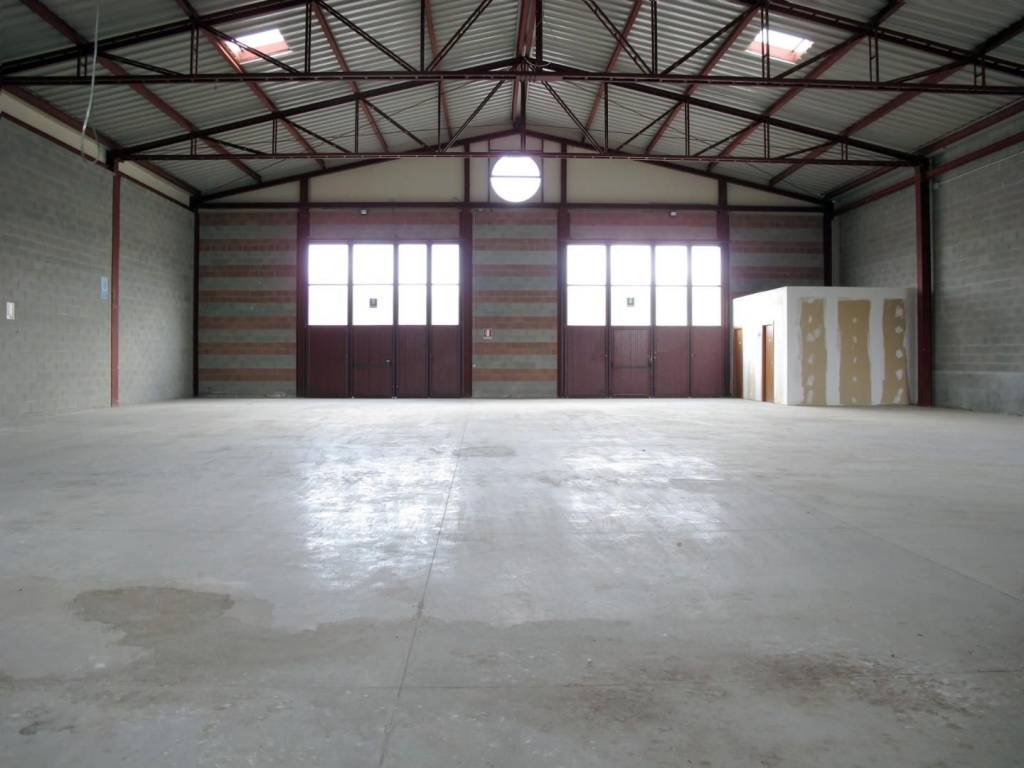 locale commerciale in vendita a Castelfiorentino