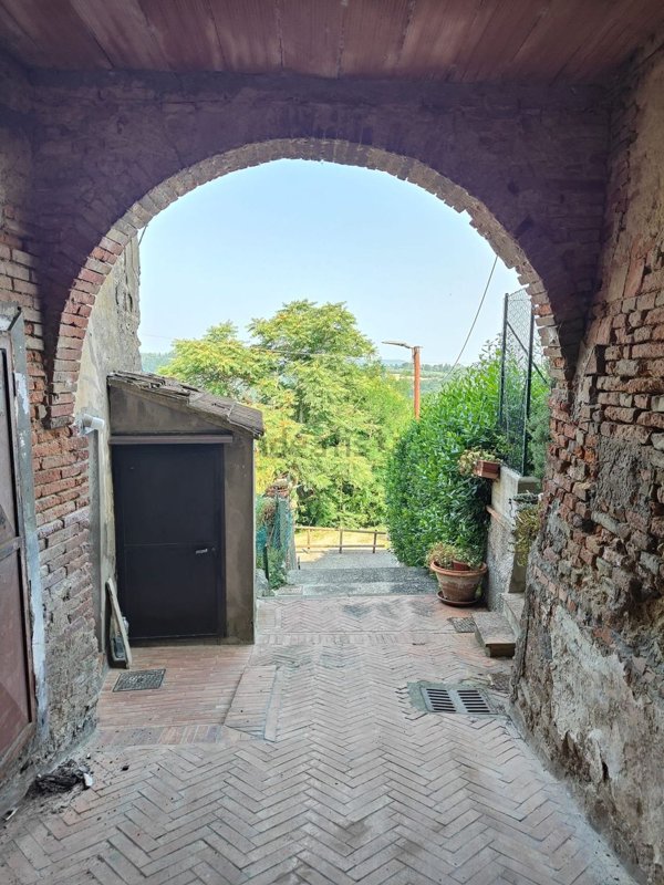 appartamento in vendita a Castelfiorentino in zona Castelnuovo d'Elsa