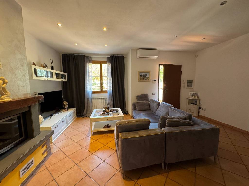 casa indipendente in vendita a Castelfiorentino