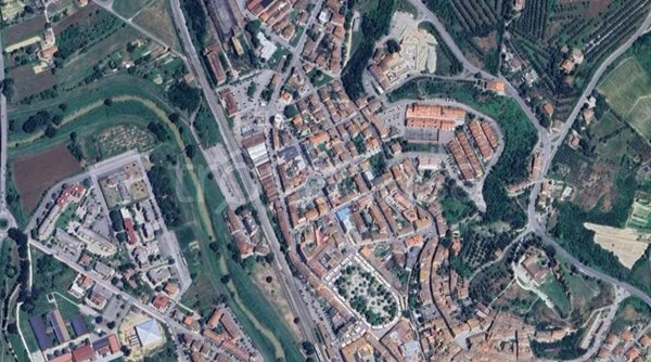 negozio in vendita a Castelfiorentino