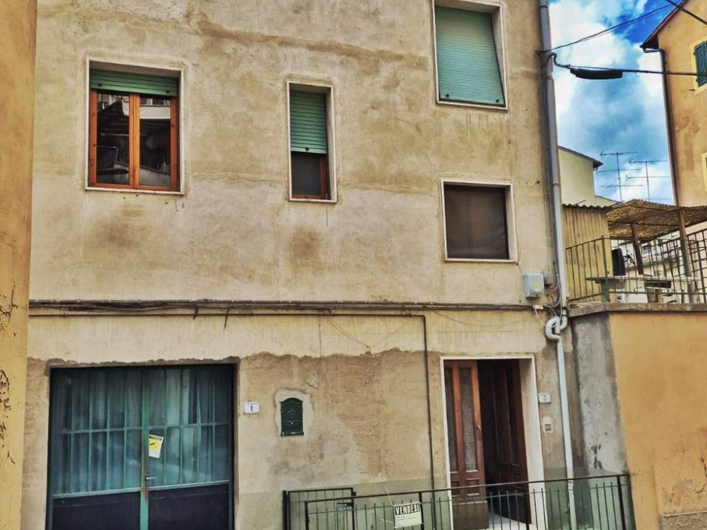 intera palazzina in vendita a Castelfiorentino