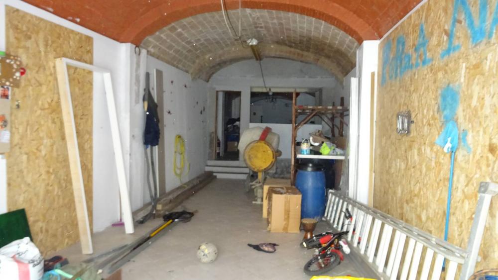 locale di sgombero in vendita a Castelfiorentino