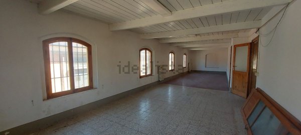 locale di sgombero in vendita a Castelfiorentino