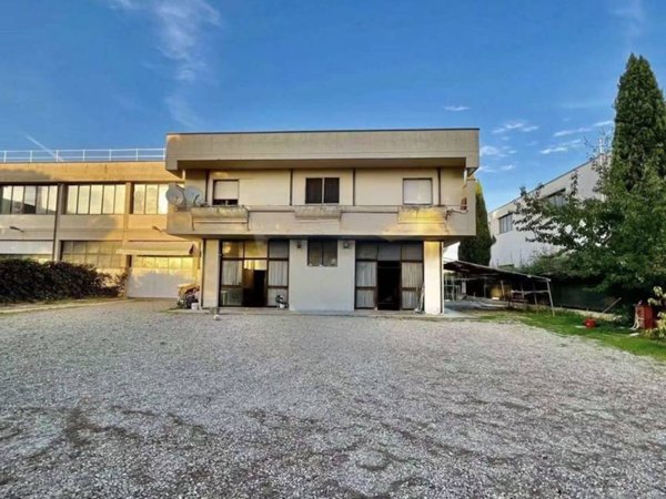 casa indipendente in vendita a Castelfiorentino in zona Petrazzi