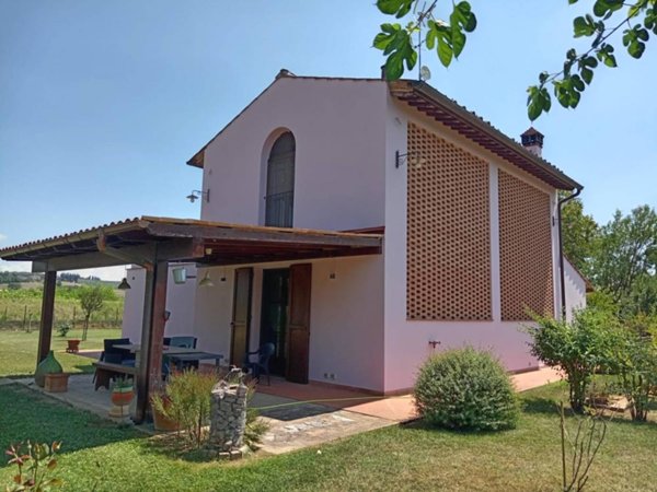 casa indipendente in vendita a Castelfiorentino in zona Dogana