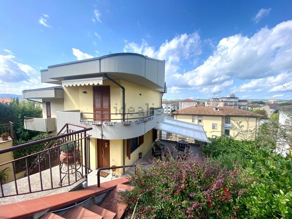 casa indipendente in vendita a Castelfiorentino