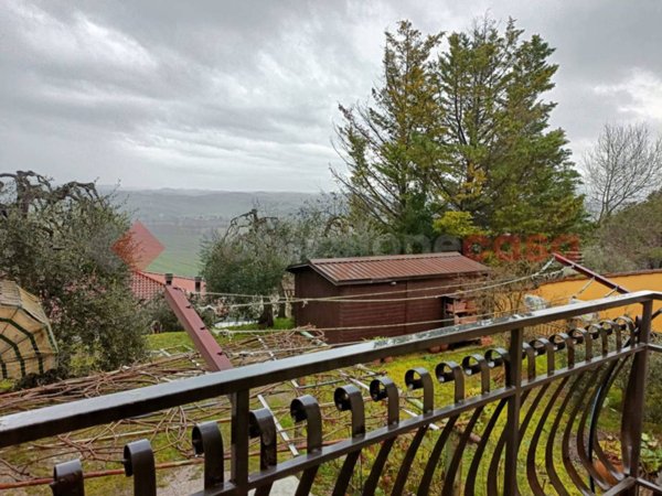 casa indipendente in vendita a Castelfiorentino in zona Castelnuovo d'Elsa