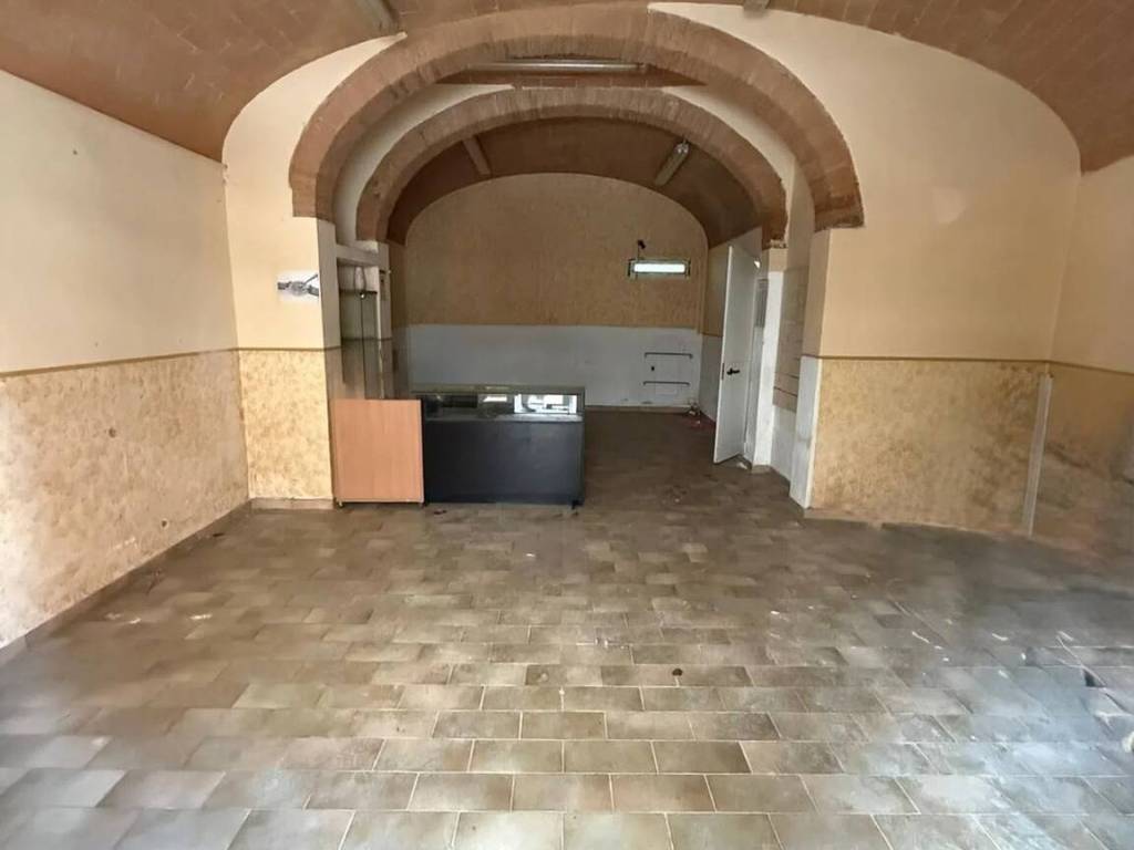 negozio in vendita a Castelfiorentino