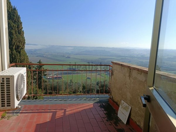 appartamento in vendita a Castelfiorentino in zona Castelnuovo d'Elsa