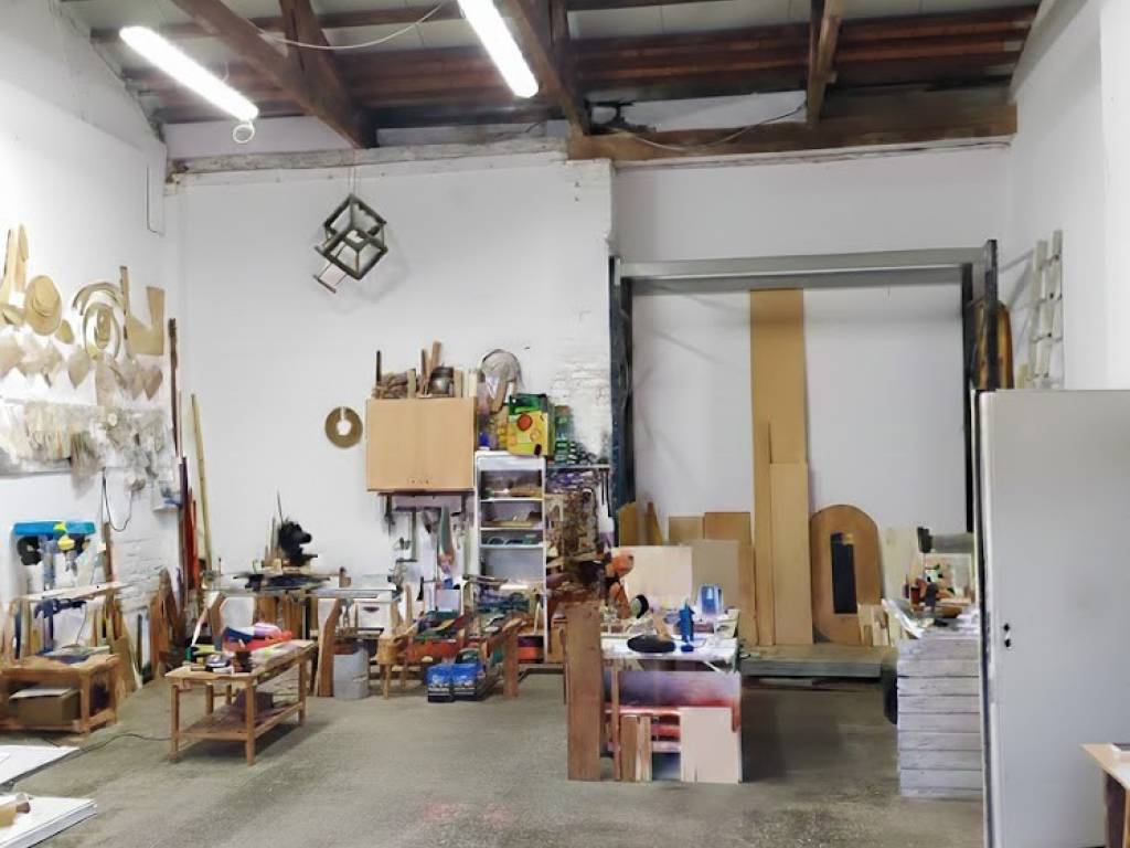 locale commerciale in vendita a Castelfiorentino in zona Cambiano