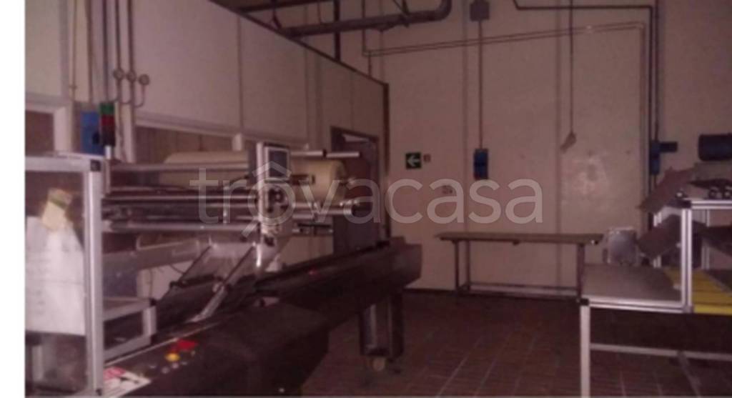 locale commerciale in vendita a Castelfiorentino