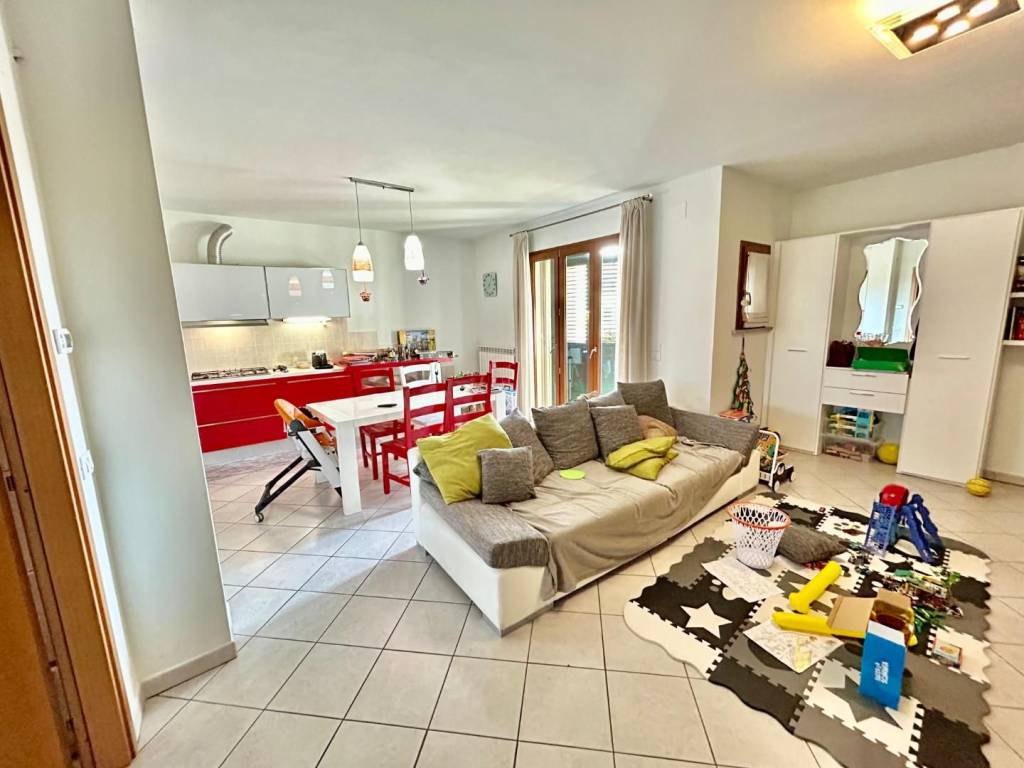 appartamento in vendita a Castelfiorentino in zona Petrazzi