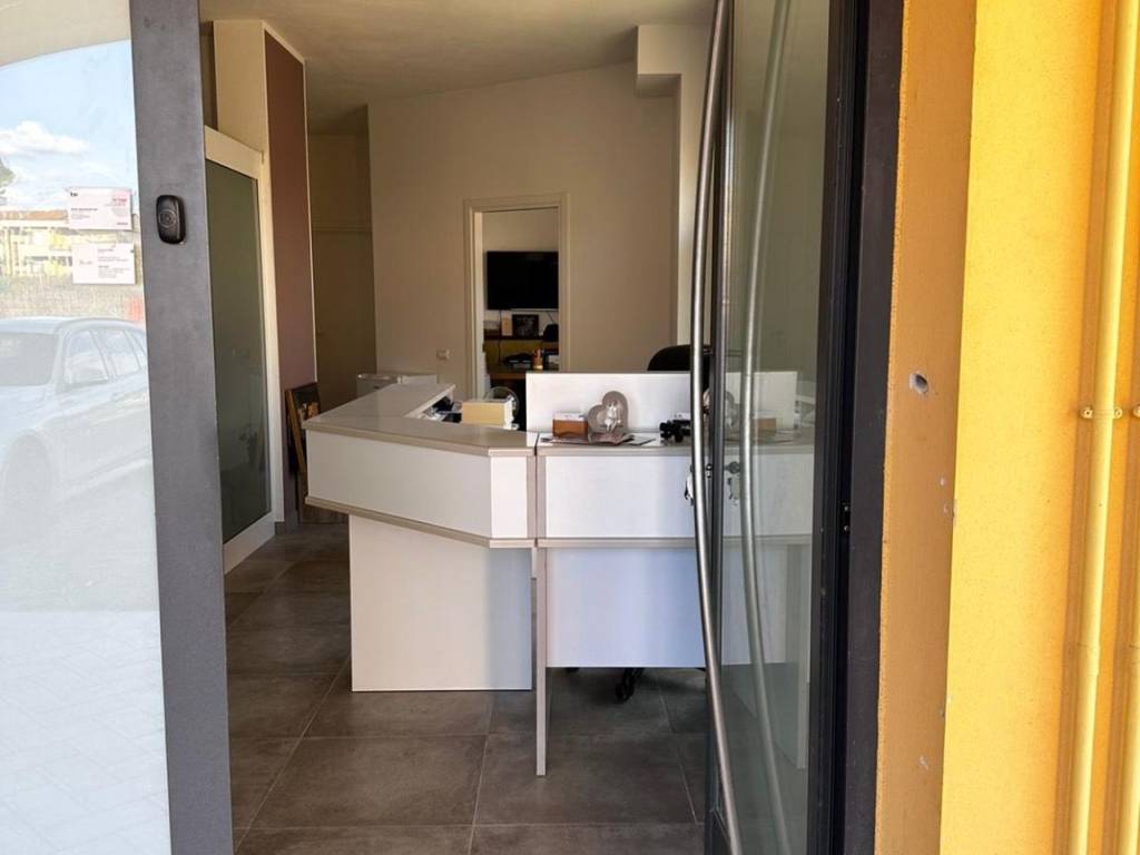 negozio in vendita a Castelfiorentino