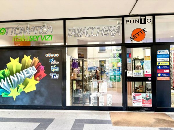 negozio in vendita a Castelfiorentino