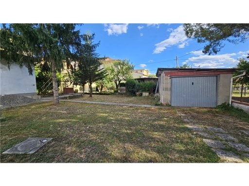 intera palazzina in vendita a Castelfiorentino in zona Cambiano