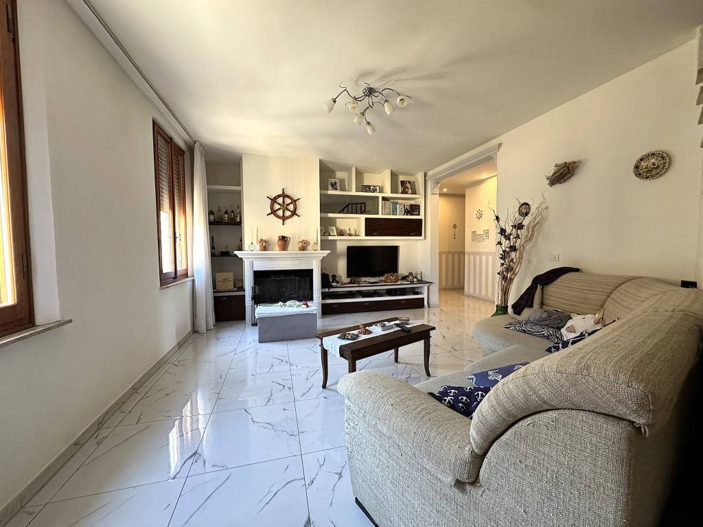 casa indipendente in vendita a Castelfiorentino