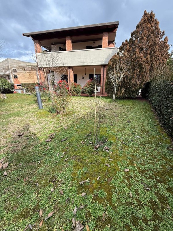 casa indipendente in vendita a Castelfiorentino in zona Dogana