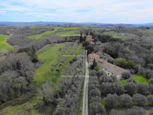 intera palazzina in vendita a Castelfiorentino in zona Cambiano