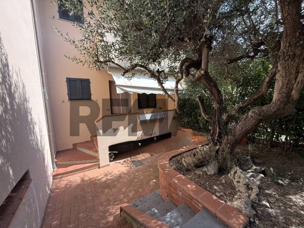 casa indipendente in vendita a Castelfiorentino in zona Castelnuovo d'Elsa