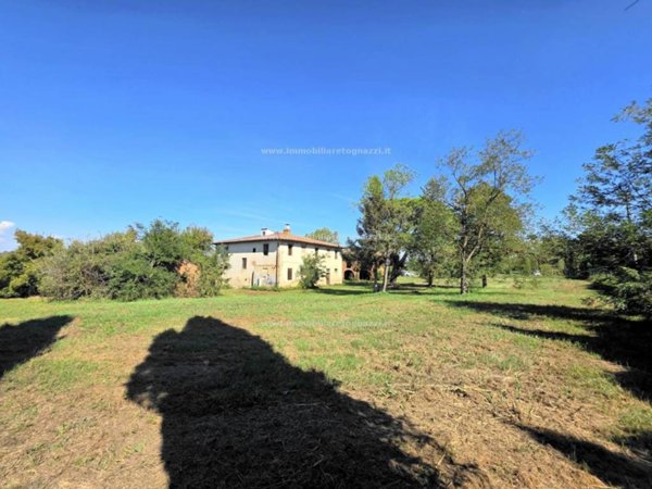 casa indipendente in vendita a Castelfiorentino in zona Castelnuovo d'Elsa