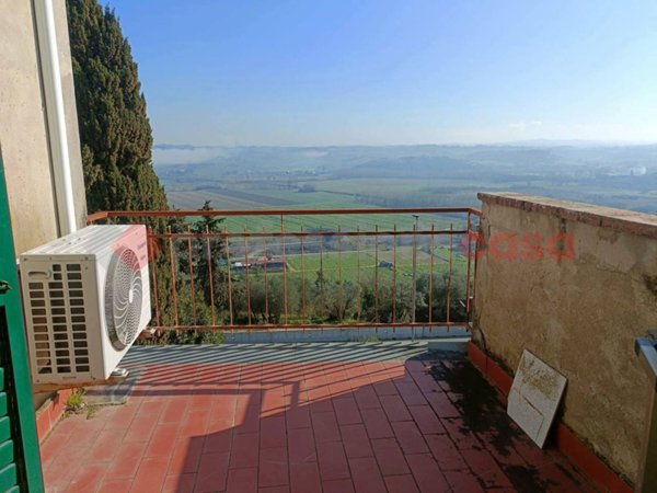 appartamento in vendita a Castelfiorentino in zona Castelnuovo d'Elsa