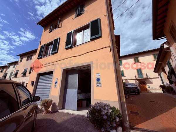 appartamento in vendita a Castelfiorentino in zona Castelnuovo d'Elsa