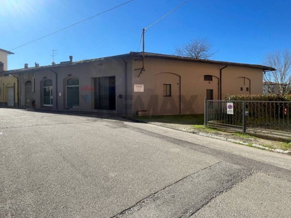 locale commerciale in vendita a Castelfiorentino