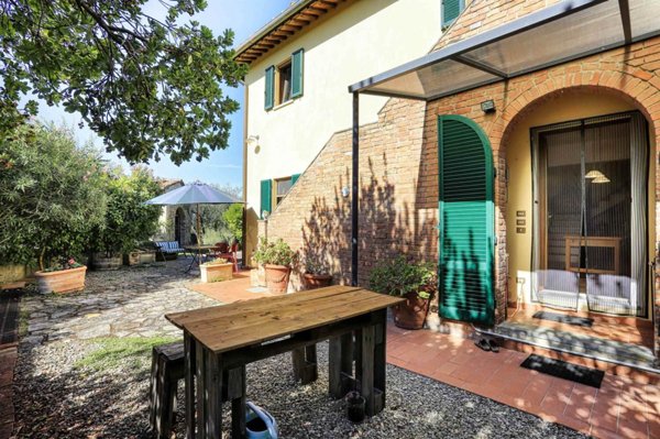 casa indipendente in vendita a Castelfiorentino in zona Cambiano