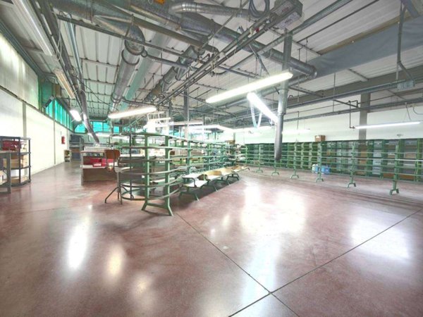 locale di sgombero in vendita a Cerreto Guidi in zona Stabbia