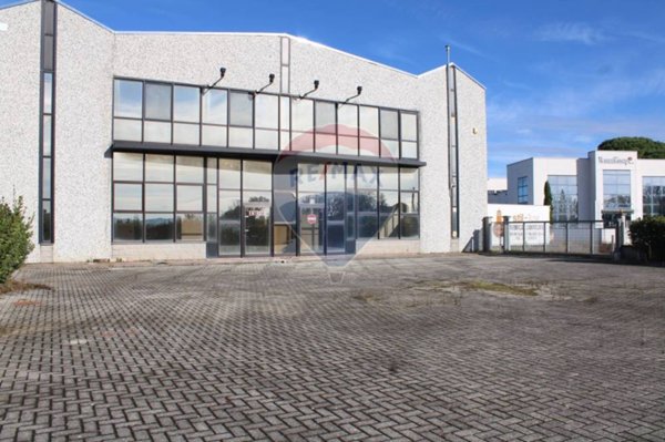 locale commerciale in vendita a Cerreto Guidi