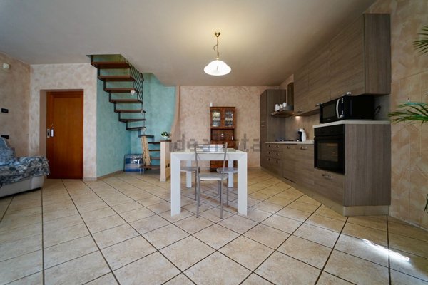 casa indipendente in vendita a Cerreto Guidi in zona Stabbia