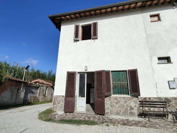 intera palazzina in vendita a Cerreto Guidi in zona Stabbia