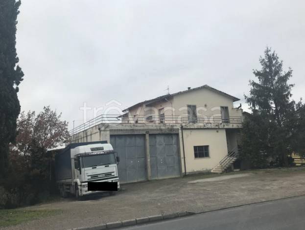 locale commerciale in vendita a Cerreto Guidi