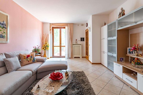 intera palazzina in vendita a Cerreto Guidi