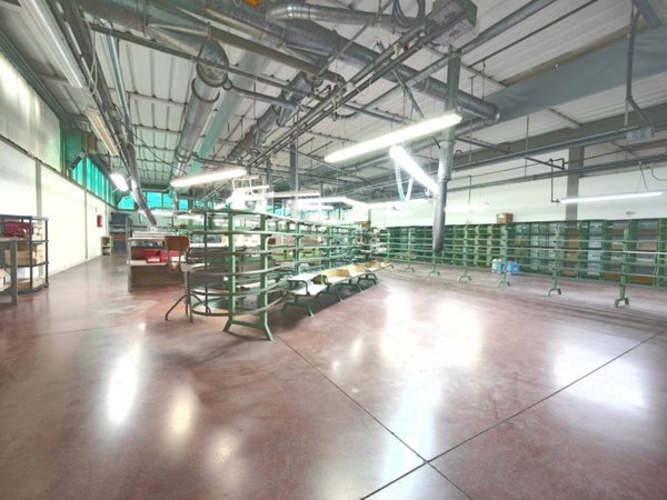 locale di sgombero in vendita a Cerreto Guidi in zona Stabbia