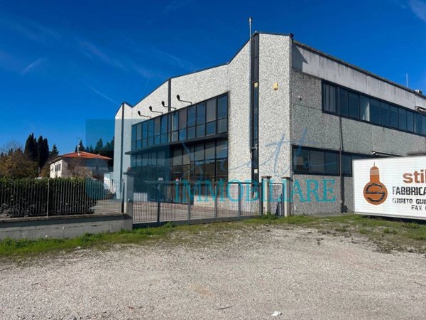 negozio in vendita a Cerreto Guidi in zona San Zio