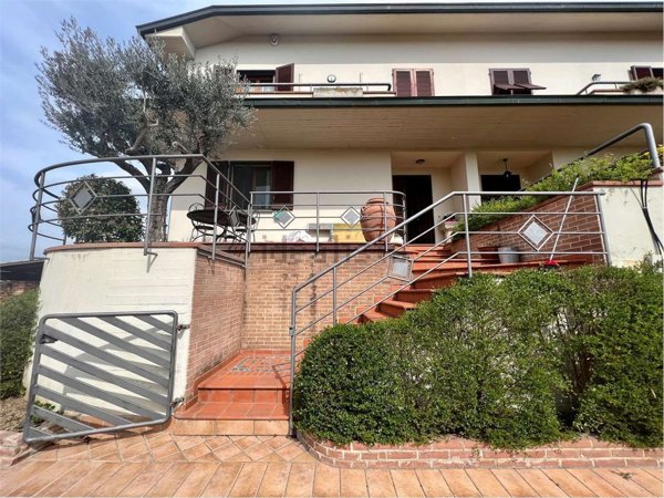 casa indipendente in vendita a Cerreto Guidi