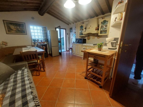 casa indipendente in vendita a Cerreto Guidi in zona Stabbia