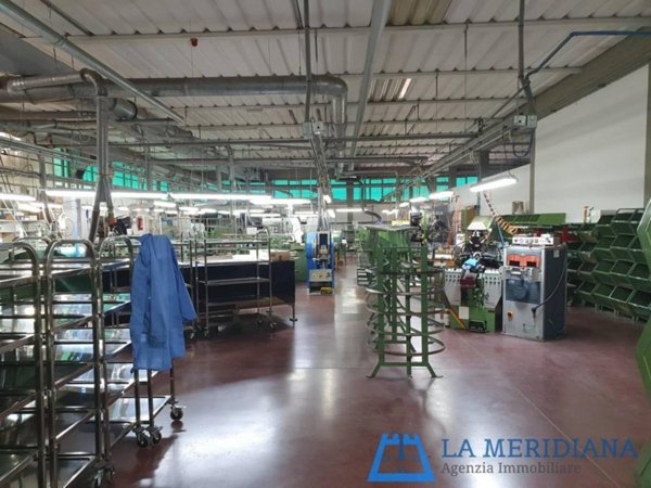 locale commerciale in vendita a Cerreto Guidi in zona Stabbia