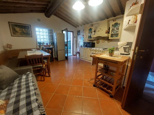 casa indipendente in vendita a Cerreto Guidi in zona Stabbia