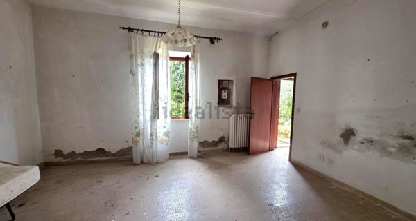 intera palazzina in vendita a Cerreto Guidi in zona Stabbia