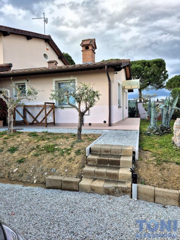 casa indipendente in vendita a Cerreto Guidi in zona Bassa