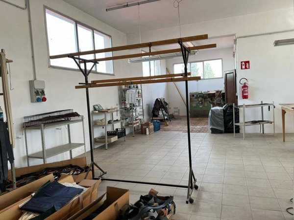 capannone in vendita a Certaldo