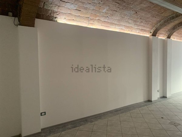 locale commerciale in vendita a Certaldo