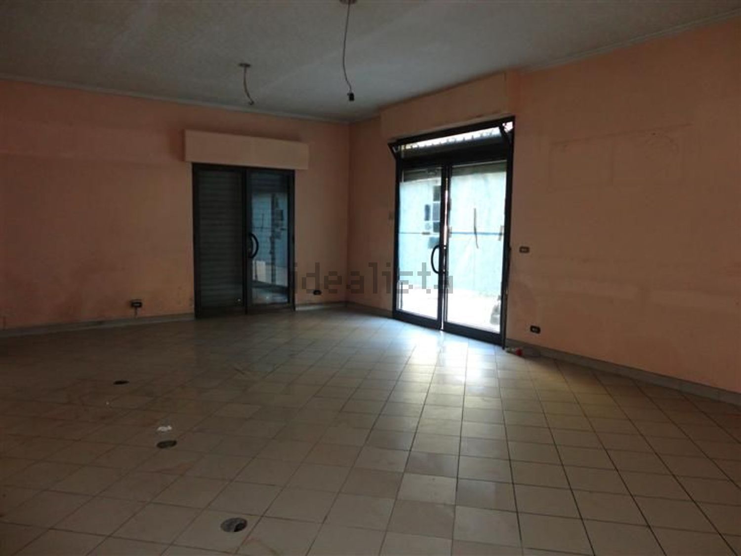 locale commerciale in vendita a Certaldo